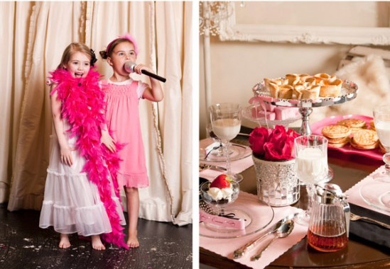 девочки поют